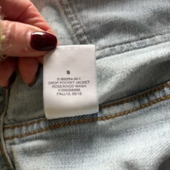 GAP 1969 Denim Jacket Light Wash Distressed Woman's Small - Picture 2 of 9